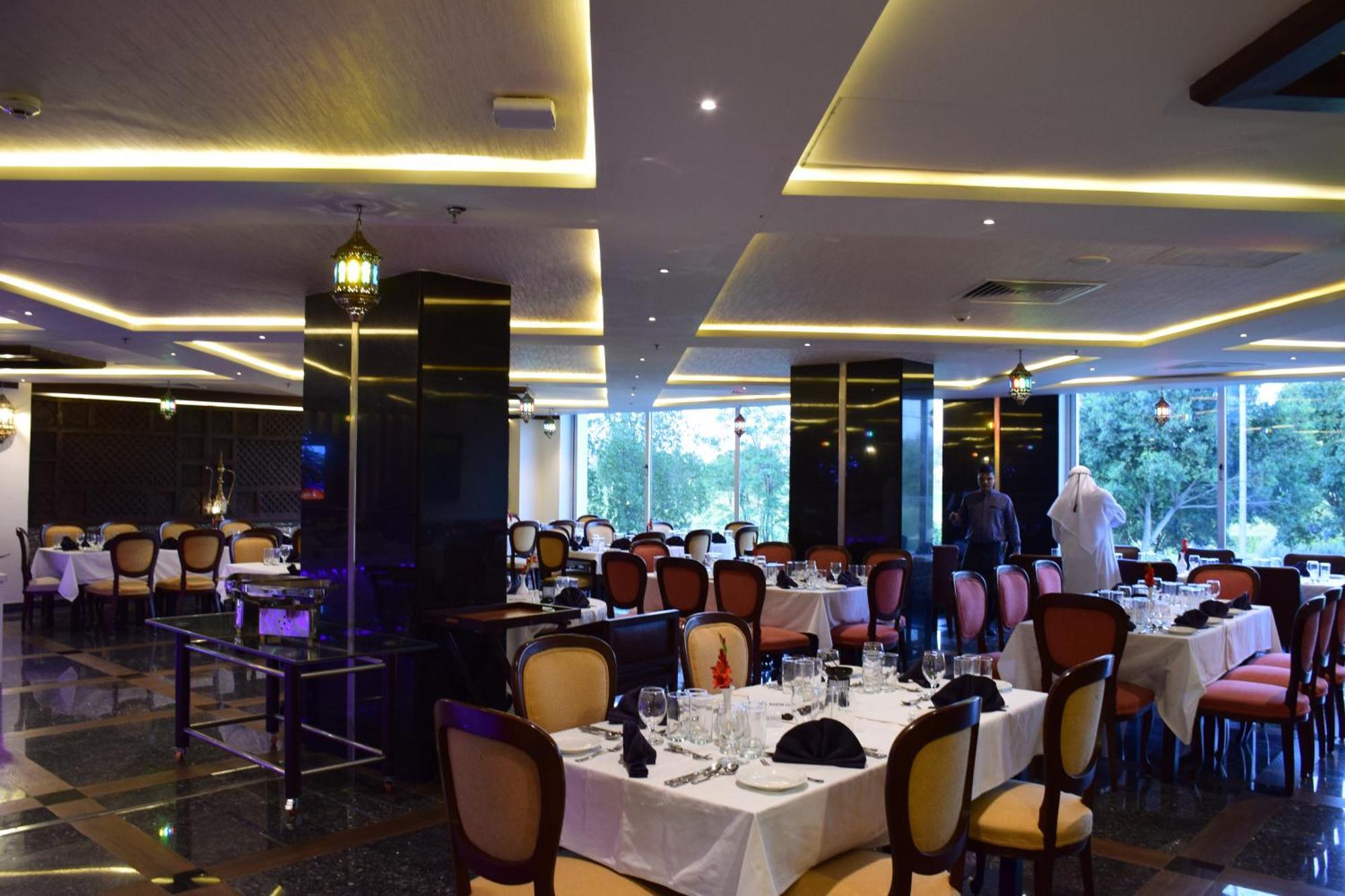 Defence Raya Golf & Country Club Hotel Lahore Luaran gambar