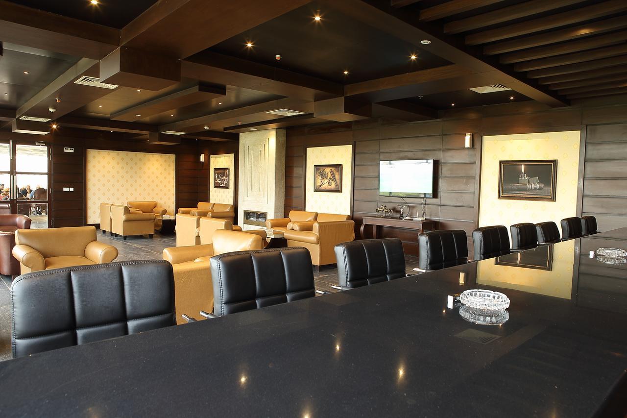 Defence Raya Golf & Country Club Hotel Lahore Luaran gambar