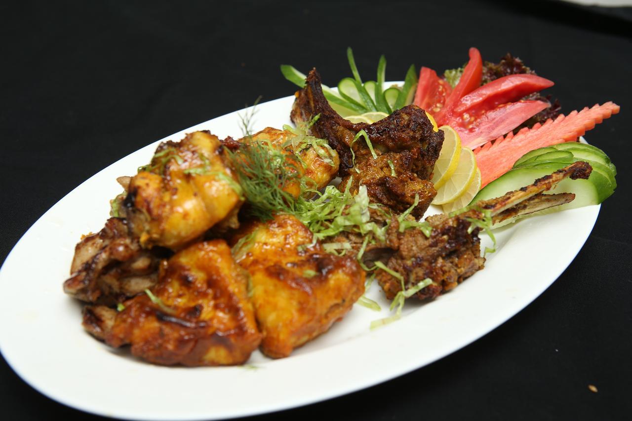 Defence Raya Golf & Country Club Hotel Lahore Luaran gambar