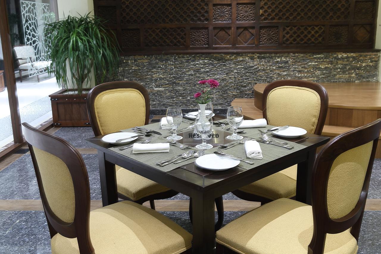 Defence Raya Golf & Country Club Hotel Lahore Luaran gambar