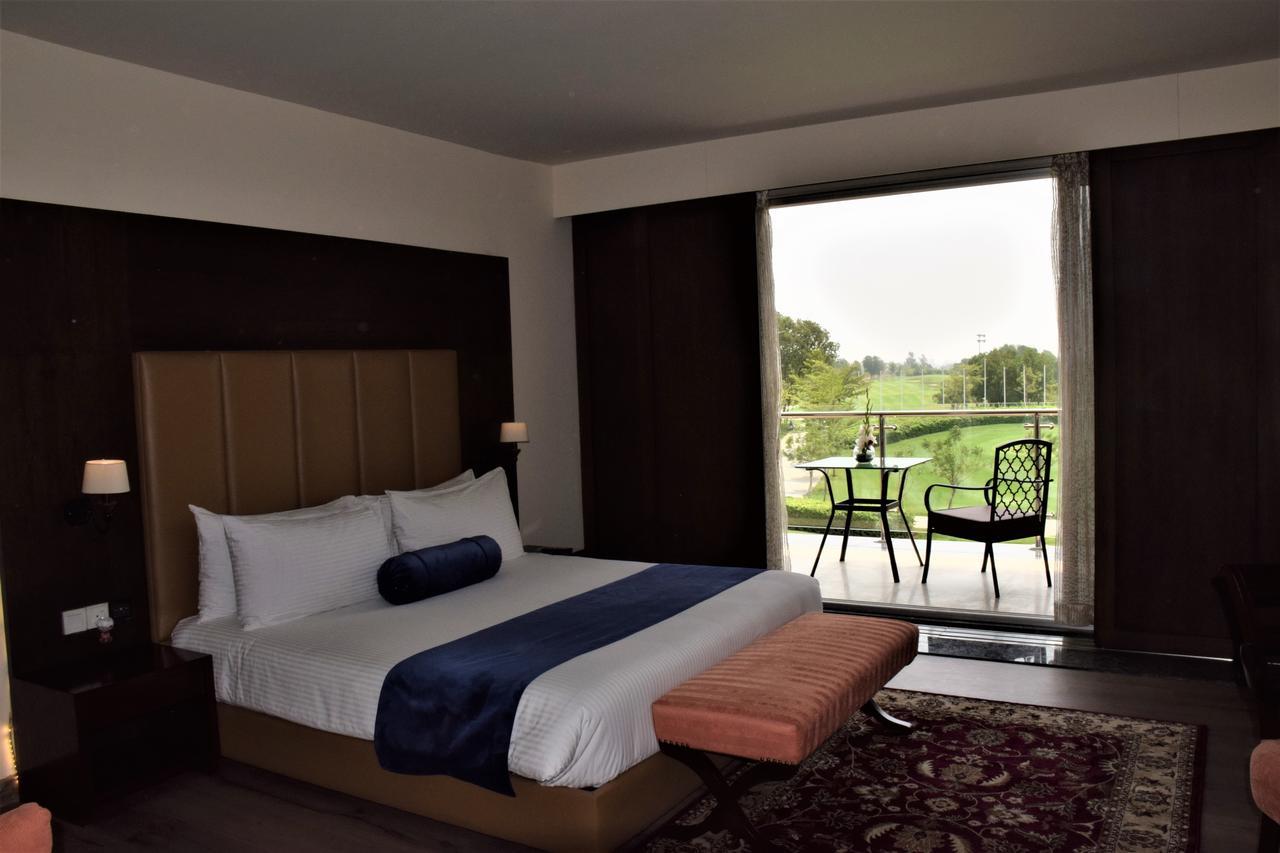 Defence Raya Golf & Country Club Hotel Lahore Luaran gambar